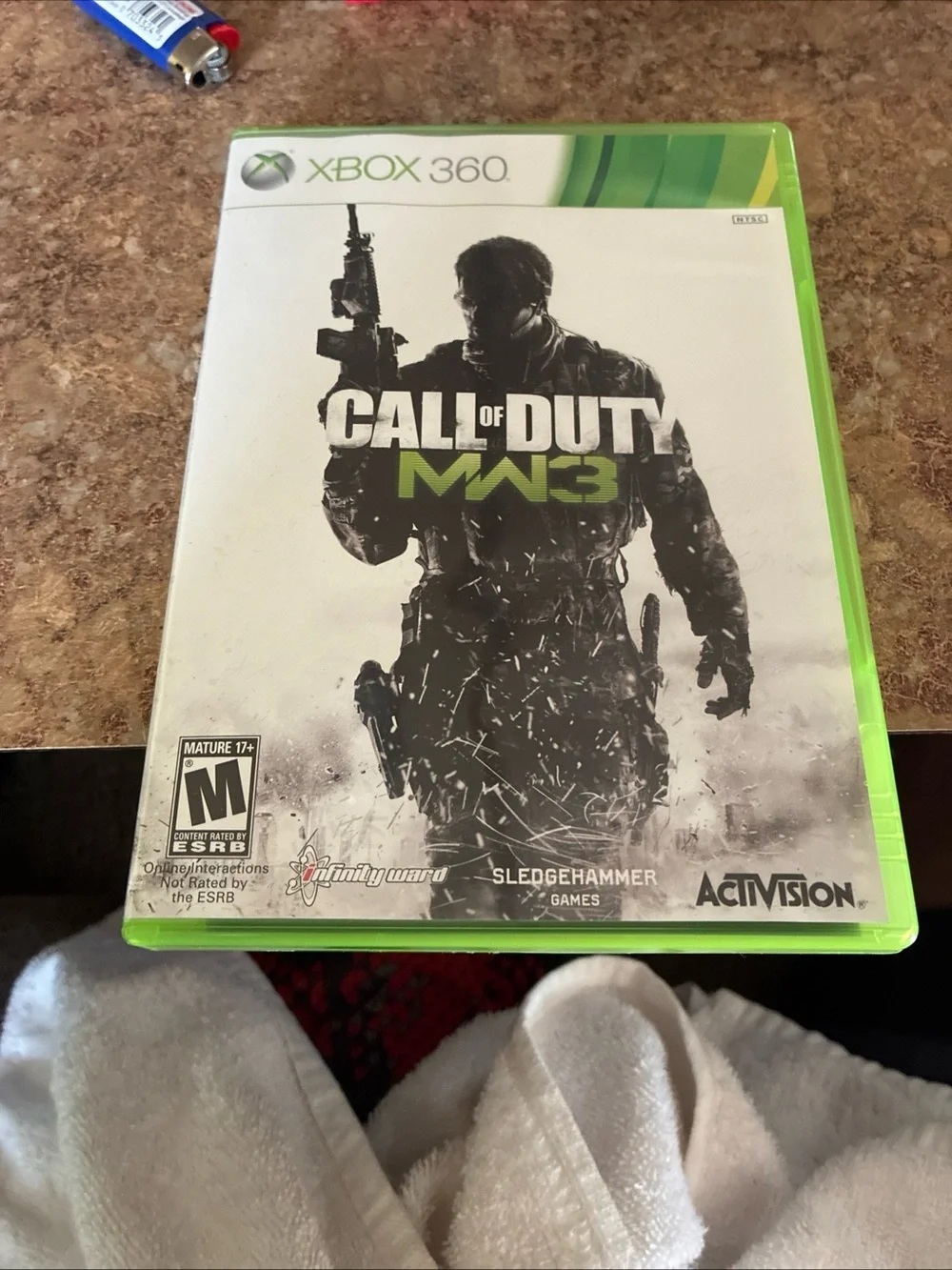 Microsoft Xbox 360 Call of Duty MW3 with Green Case